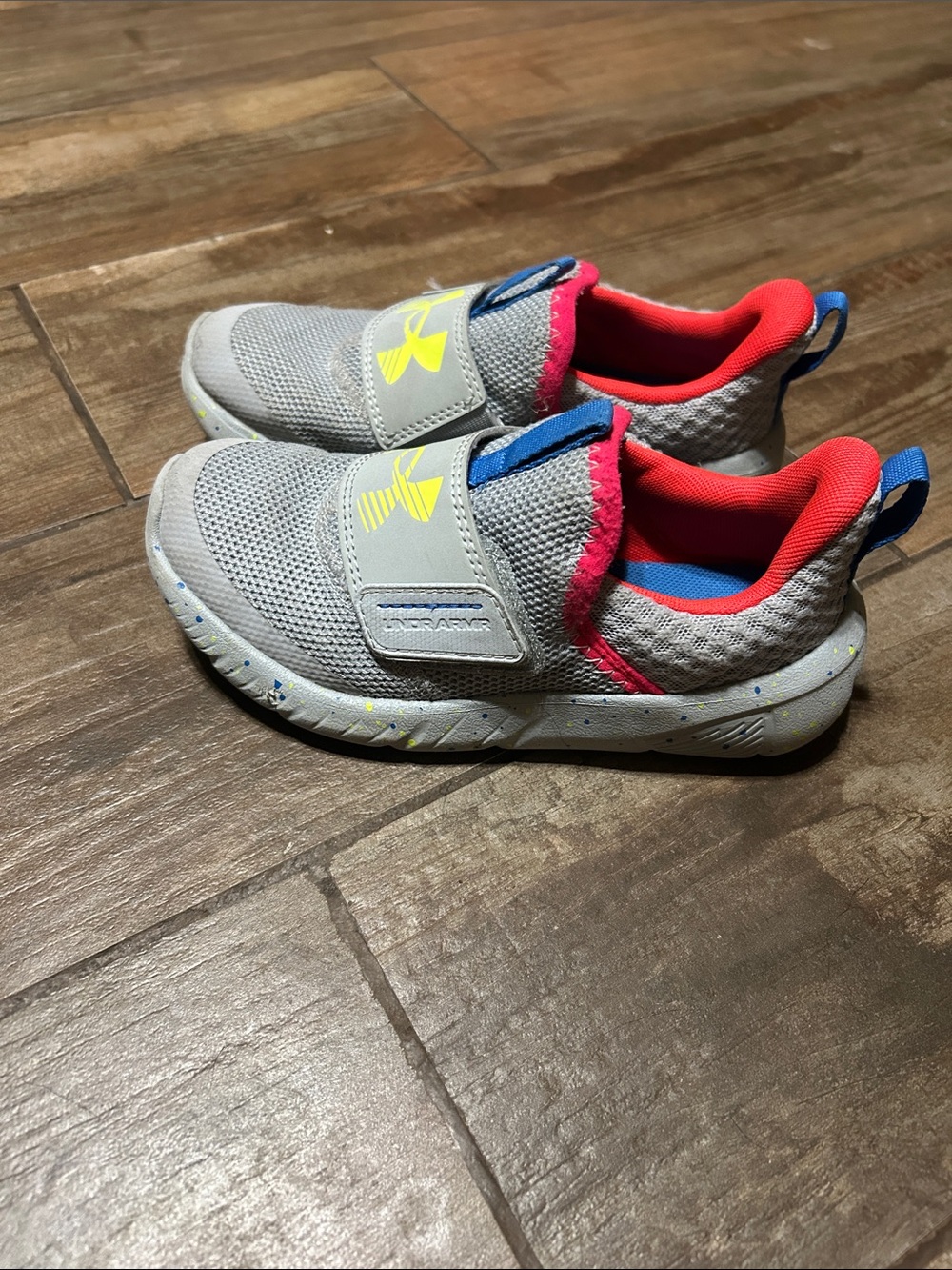 Under Armour Kids Gray Sneakers with Pink Lining and Yellow Logo 12.5k